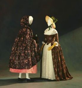 Kyoto Costume Institute. Right: Robe a l'anglaise, 1790-95, England.